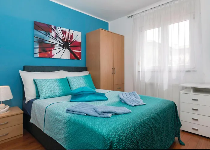 Holiday home Cozy Home In Pula With Kitchen