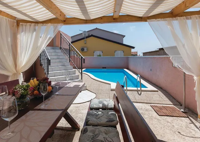 Holiday home Cozy Home In Pula With Kitchen Pula