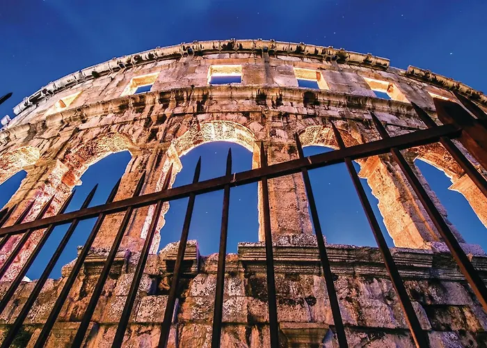 Holiday home Cozy Home In Pula With Kitchen