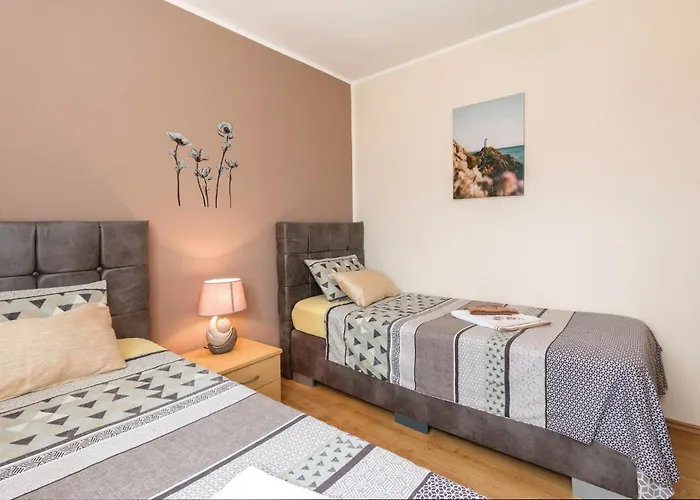 Ferienhaus Cozy In With Kitchen Pula