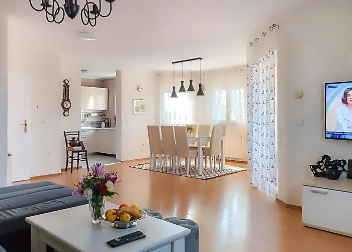 Cozy In With Kitchen Nyaraló