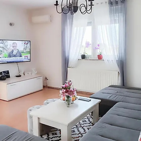 Cozy In With Kitchen Pula