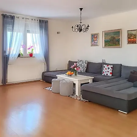 Cozy In With Kitchen * Pula