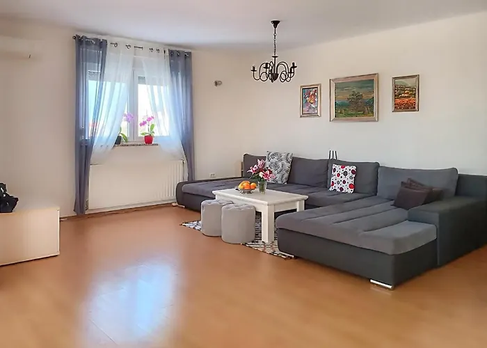 Cozy In With Kitchen * Pula